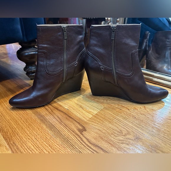 FRYE Women's Regina Covered Wedge Boot, Dark Brown, 9.5 M US - Picture 2 of 8